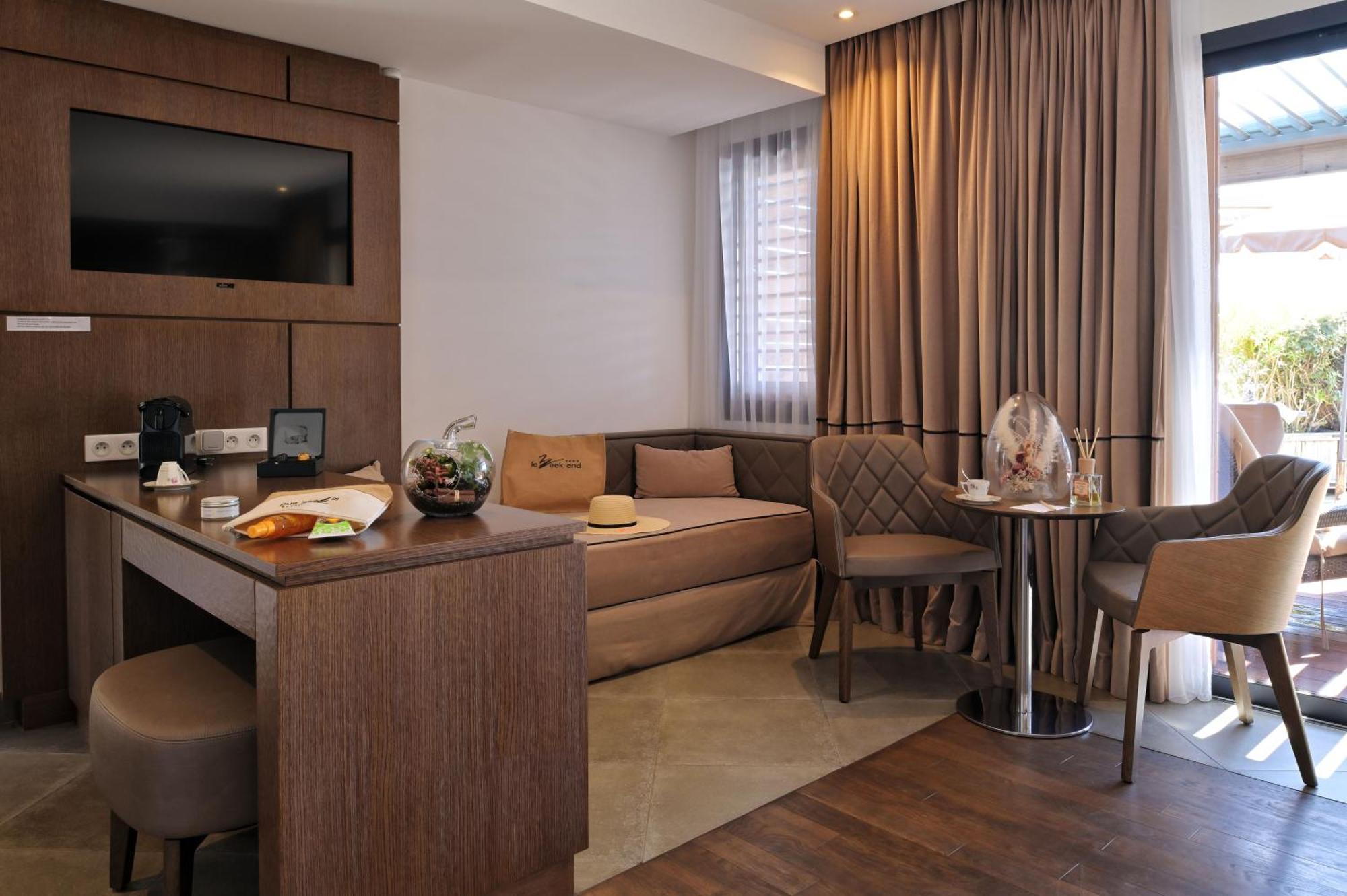 Hotel Le Week End อฌักซิโอ้ ภายนอก รูปภาพ