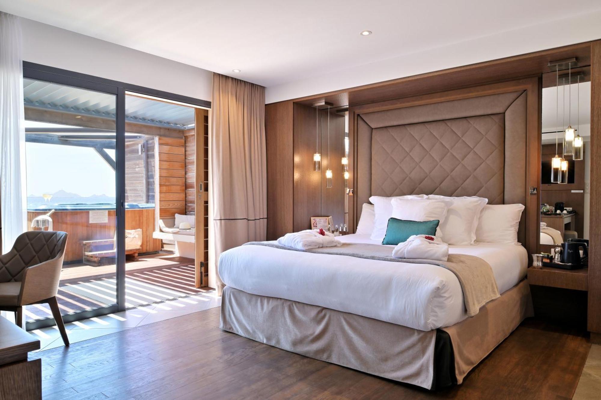 Hotel Le Week End อฌักซิโอ้ ภายนอก รูปภาพ