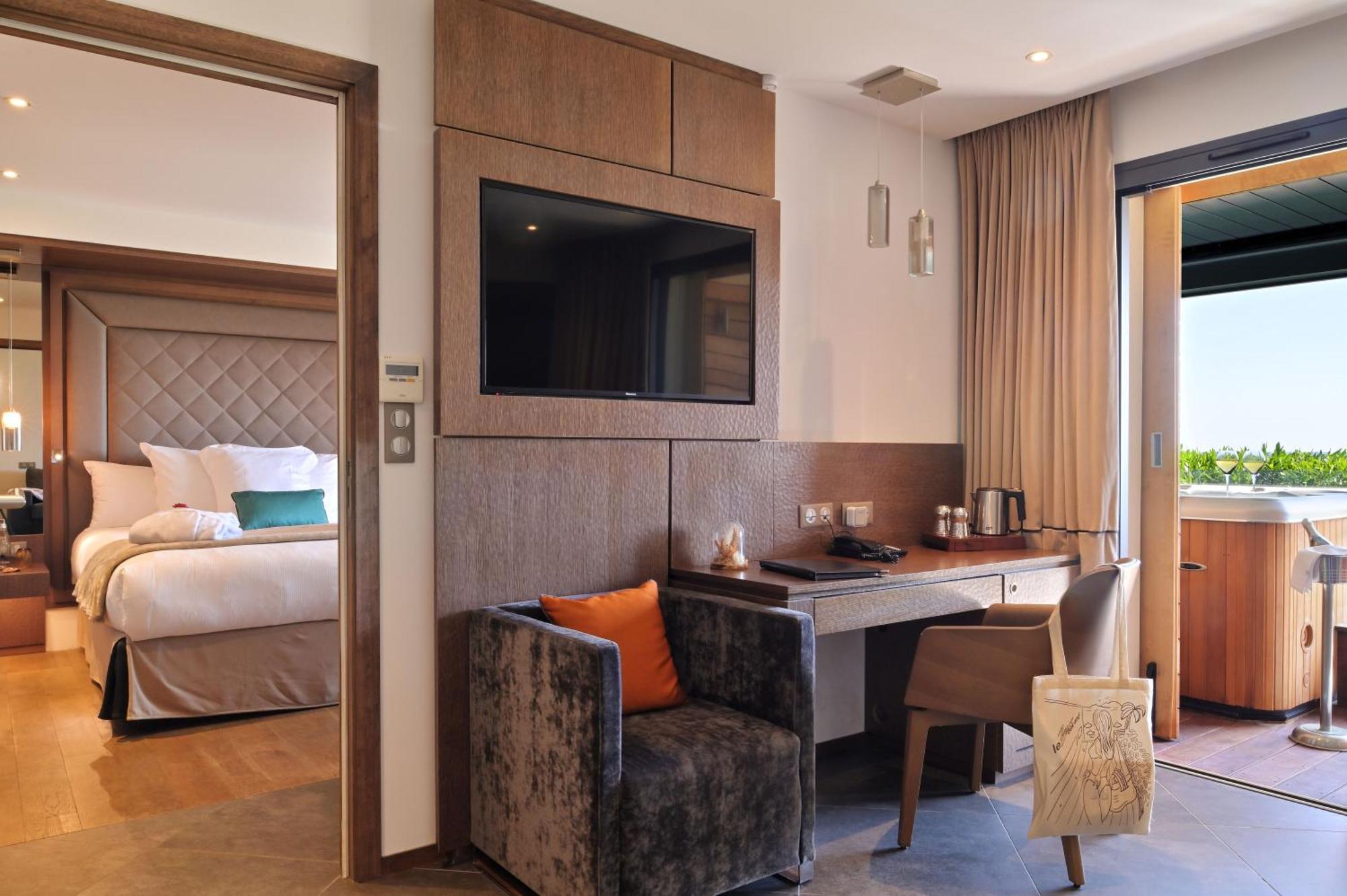 Hotel Le Week End อฌักซิโอ้ ภายนอก รูปภาพ